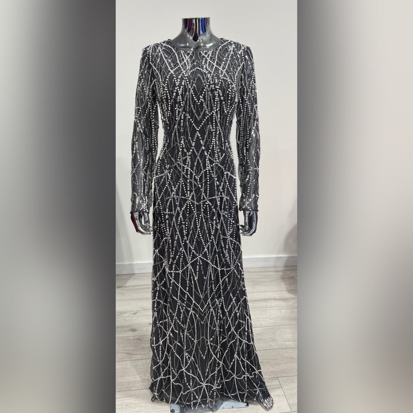 MG0556- CHARCOAL /SILVER HEAVY BEADED LONG SLEEVE WITH PEARL